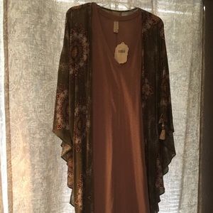 Altar’d State Open front Caftan